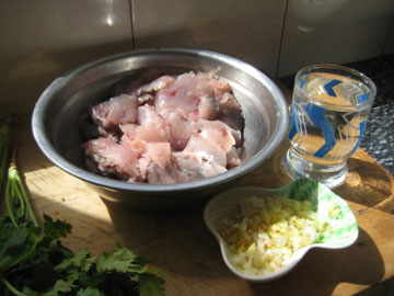 大连鲅鱼丸子的做法，新鲜小鲅鱼怎样做鲅鱼
