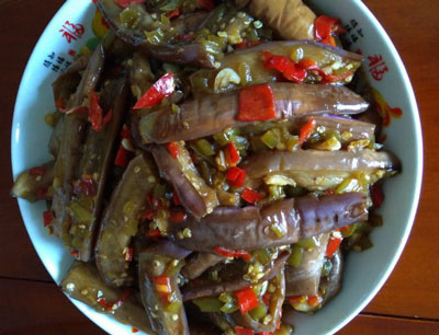 泡椒焖茄子的做法，简单易做的开胃茄子菜