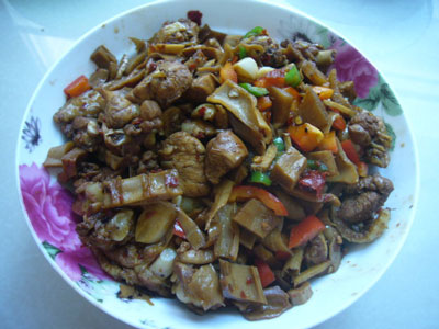 小笋干焖鸡块的做法，湖南小笋干焖鸡块怎么