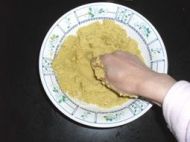 河南玉米面饼子的做法图解，及怎么做好吃图片4