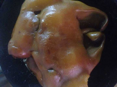 家庭制作烟熏猪头皮的简单快速做法