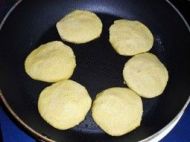 河南玉米面饼子的做法图解，及怎么做好吃图片5