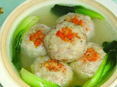 淮扬菜蟹粉狮子头的家常做法