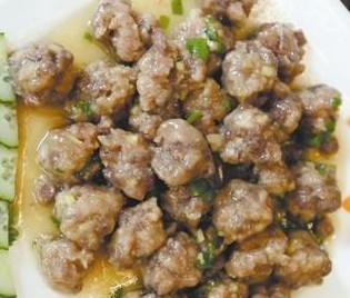 客家特色肉丸“牛斗猪”，双重美味的诱惑
