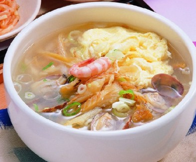 川味海参三鲜汤的做法