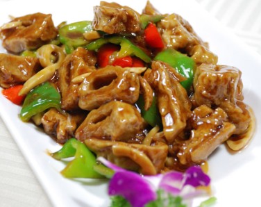 四川尖椒爆肥肠的做法