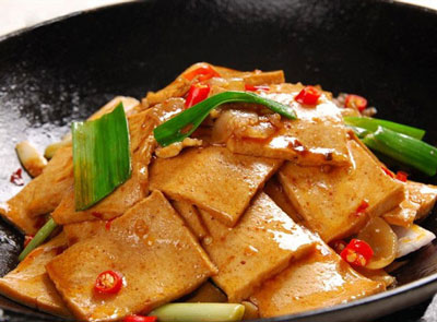 五花肉炒千叶豆腐的简单家常做法图片2