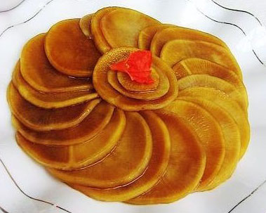 用白萝卜做的酱萝卜片，鲜爽清脆又清肠解腻