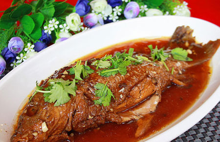 红烧鲤鱼的简单健康做法，消除红烧鱼的致癌
