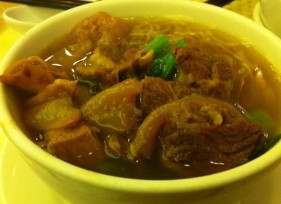 香港何洪记的牛腩面很好吃