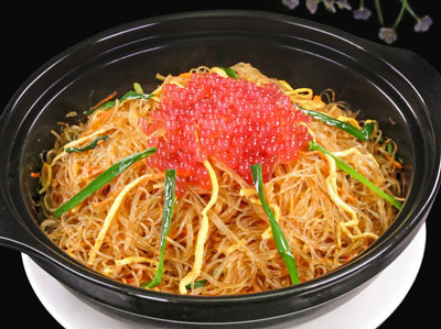 鱼子酱干捞粉丝煲的做法，家常干捞粉丝怎么