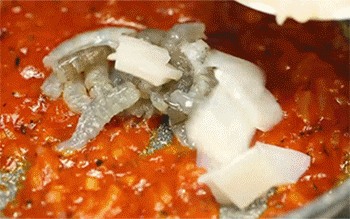 【海鲜意面】加入海鲜