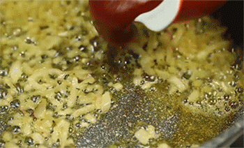 【海鲜意面】加入番茄酱