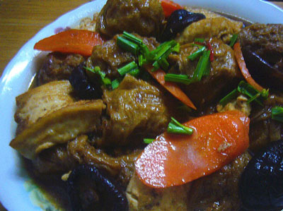 胡萝卜香菇烧豆腐，做法简单的新手级下饭菜