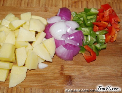 咖喱仔鸡，用仔鸡做简单好吃的咖喱鸡块图片2