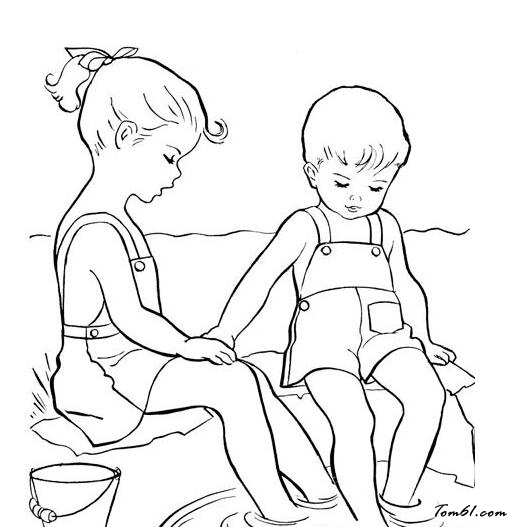 夏天戏水的儿童