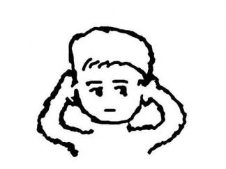 捂耳朵的小男孩3