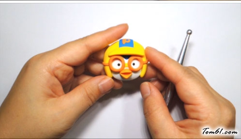 小企鹅波鲁鲁的彩泥橡皮泥制作教程图解图片9