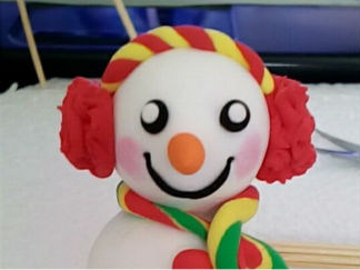 粘土小雪人的彩泥橡皮泥制作教程图解