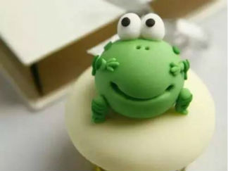 小青蛙3的彩泥橡皮泥制作教程图解