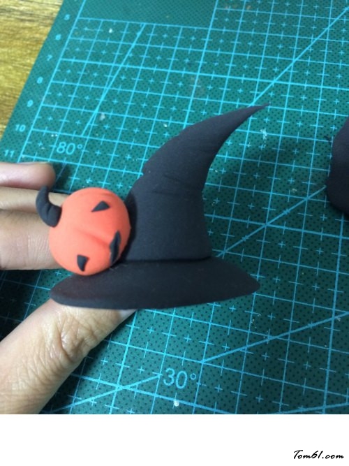 万圣节小女孩的彩泥橡皮泥制作教程图解图片12