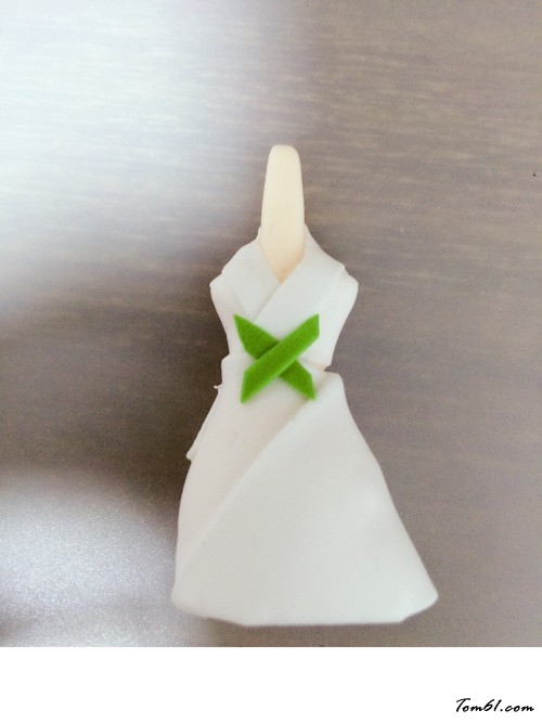 阴阳师小山兔的彩泥橡皮泥制作教程图解第11步:图片14 阴阳师小山兔的彩泥橡皮泥制作教程图解第11步:图片14