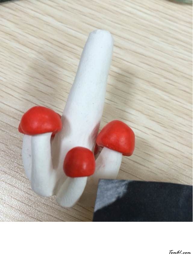 微型蘑菇瓶的彩泥橡皮泥制作教程图解图片19 微型蘑菇瓶的彩泥橡皮泥制作教程图解图片19