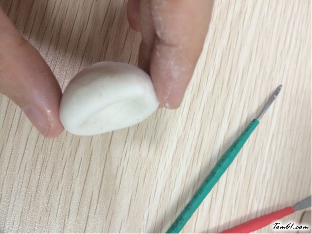 微型蘑菇瓶的彩泥橡皮泥制作教程图解图片8 微型蘑菇瓶的彩泥橡皮泥制作教程图解图片8