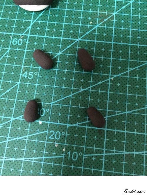 小熊猫的彩泥橡皮泥制作教程图解图片11 小熊猫的彩泥橡皮泥制作教程图解图片11