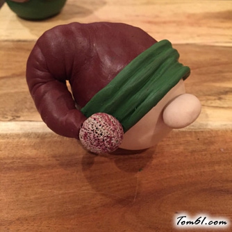 麻花辫胡子的圣诞老人的彩泥橡皮泥制作教程图解图片13 麻花辫胡子的圣诞老人的彩泥橡皮泥制作教程图解图片13