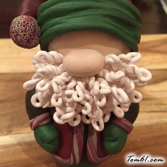 麻花辫胡子的圣诞老人的彩泥橡皮泥制作教程图解图片16 麻花辫胡子的圣诞老人的彩泥橡皮泥制作教程图解图片16