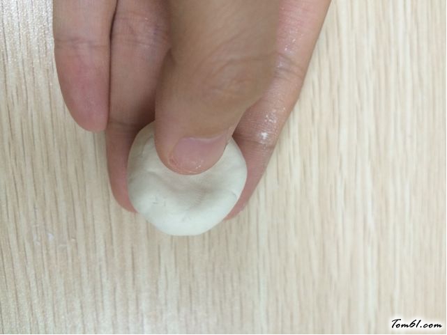 微型蘑菇瓶的彩泥橡皮泥制作教程图解图片5 微型蘑菇瓶的彩泥橡皮泥制作教程图解图片5