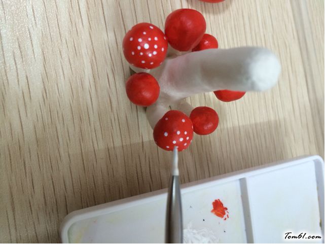 微型蘑菇瓶的彩泥橡皮泥制作教程图解图片20 微型蘑菇瓶的彩泥橡皮泥制作教程图解图片20