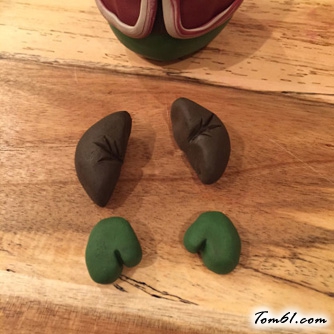 麻花辫胡子的圣诞老人的彩泥橡皮泥制作教程图解图片9 麻花辫胡子的圣诞老人的彩泥橡皮泥制作教程图解图片9