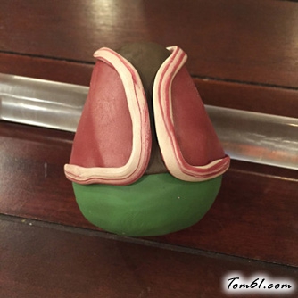 麻花辫胡子的圣诞老人的彩泥橡皮泥制作教程图解图片8 麻花辫胡子的圣诞老人的彩泥橡皮泥制作教程图解图片8