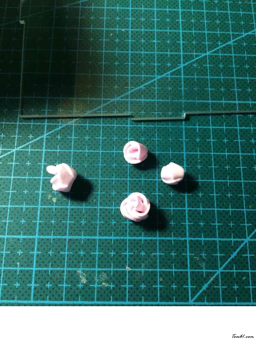小兔子中秋节贺卡的彩泥橡皮泥制作教程图解图片11 小兔子中秋节贺卡的彩泥橡皮泥制作教程图解图片11