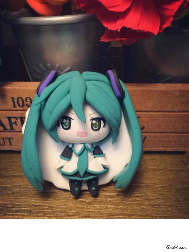 初音冰箱贴的彩泥橡皮泥制作教程图解