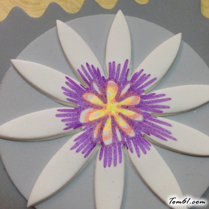 小吊坠的彩泥橡皮泥制作教程图解图片6