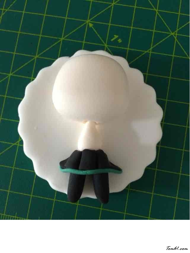 初音冰箱贴的彩泥橡皮泥制作教程图解图片4 初音冰箱贴的彩泥橡皮泥制作教程图解图片4