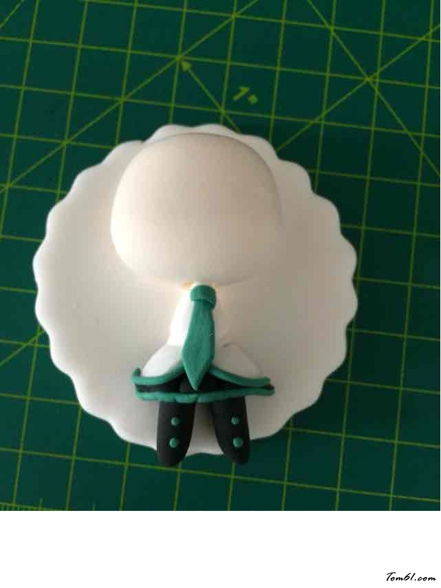 初音冰箱贴的彩泥橡皮泥制作教程图解图片5 初音冰箱贴的彩泥橡皮泥制作教程图解图片5