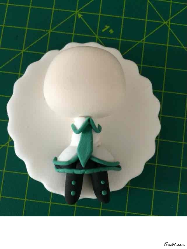 初音冰箱贴的彩泥橡皮泥制作教程图解图片7 初音冰箱贴的彩泥橡皮泥制作教程图解图片7