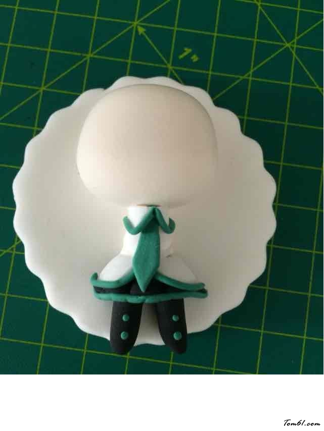 初音冰箱贴的彩泥橡皮泥制作教程图解图片6 初音冰箱贴的彩泥橡皮泥制作教程图解图片6