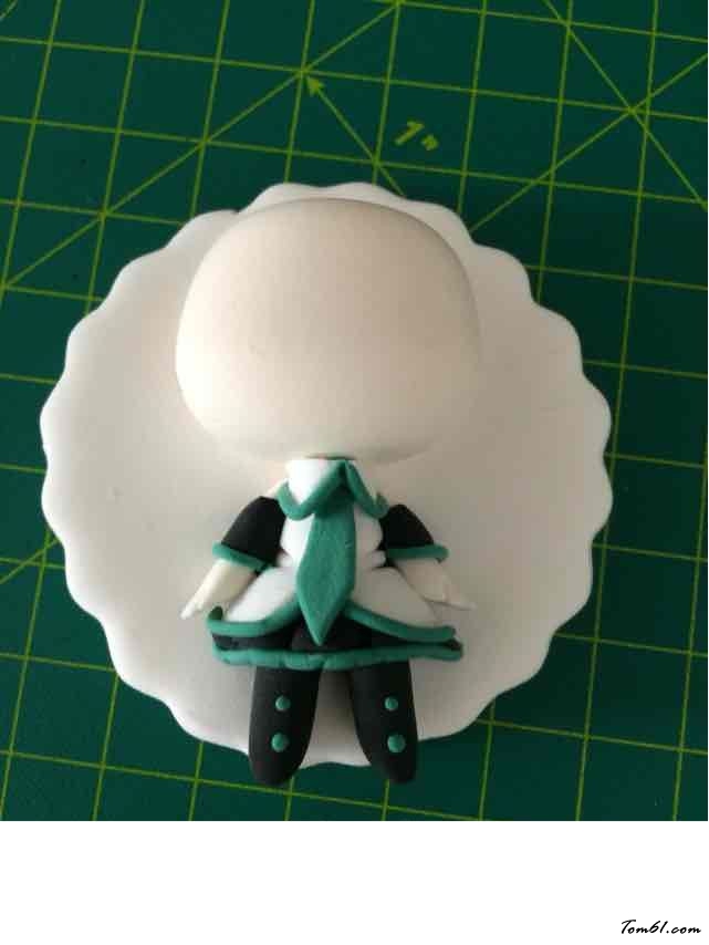 初音冰箱贴的彩泥橡皮泥制作教程图解图片8 初音冰箱贴的彩泥橡皮泥制作教程图解图片8