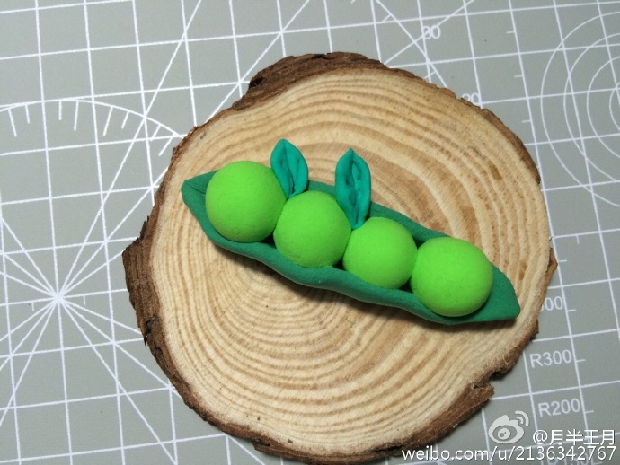粘土做的恶搞型豌豆宝宝
