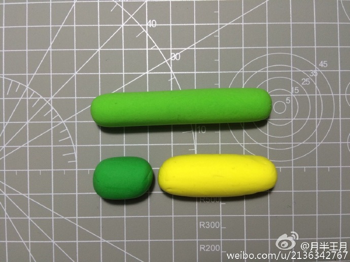 粘土做的恶搞型豌豆宝宝
