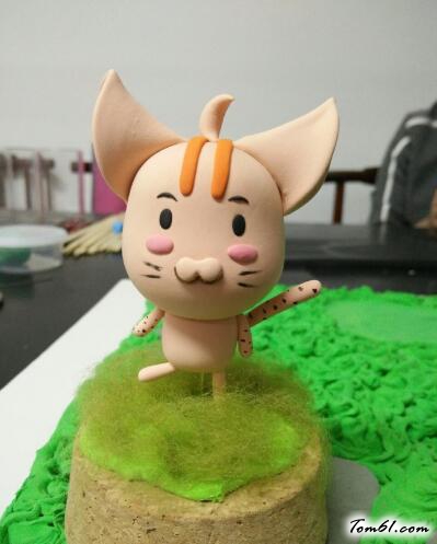 小猪仔玩偶的彩泥橡皮泥制作教程图解