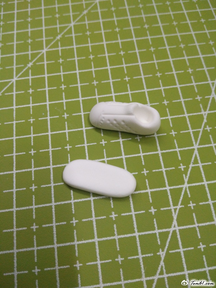 很漂亮的创意粘土小白鞋做法教学