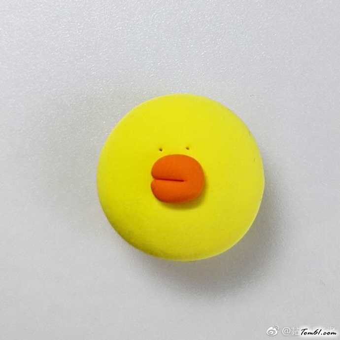 粘土捏的大脸小黄鸭制作教程