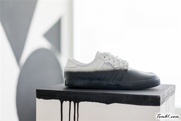Adidas Originals 手绘鞋的废物利用的创意制作图解教程图片4