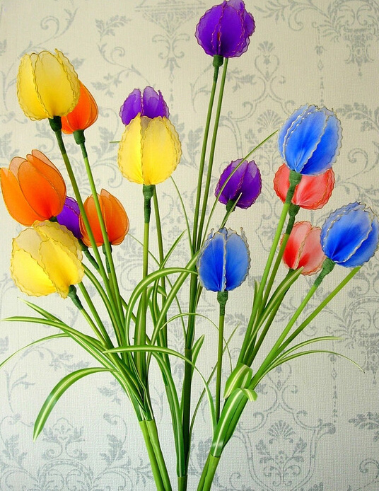 丝袜花郁金香的废物利用的创意制作图解教